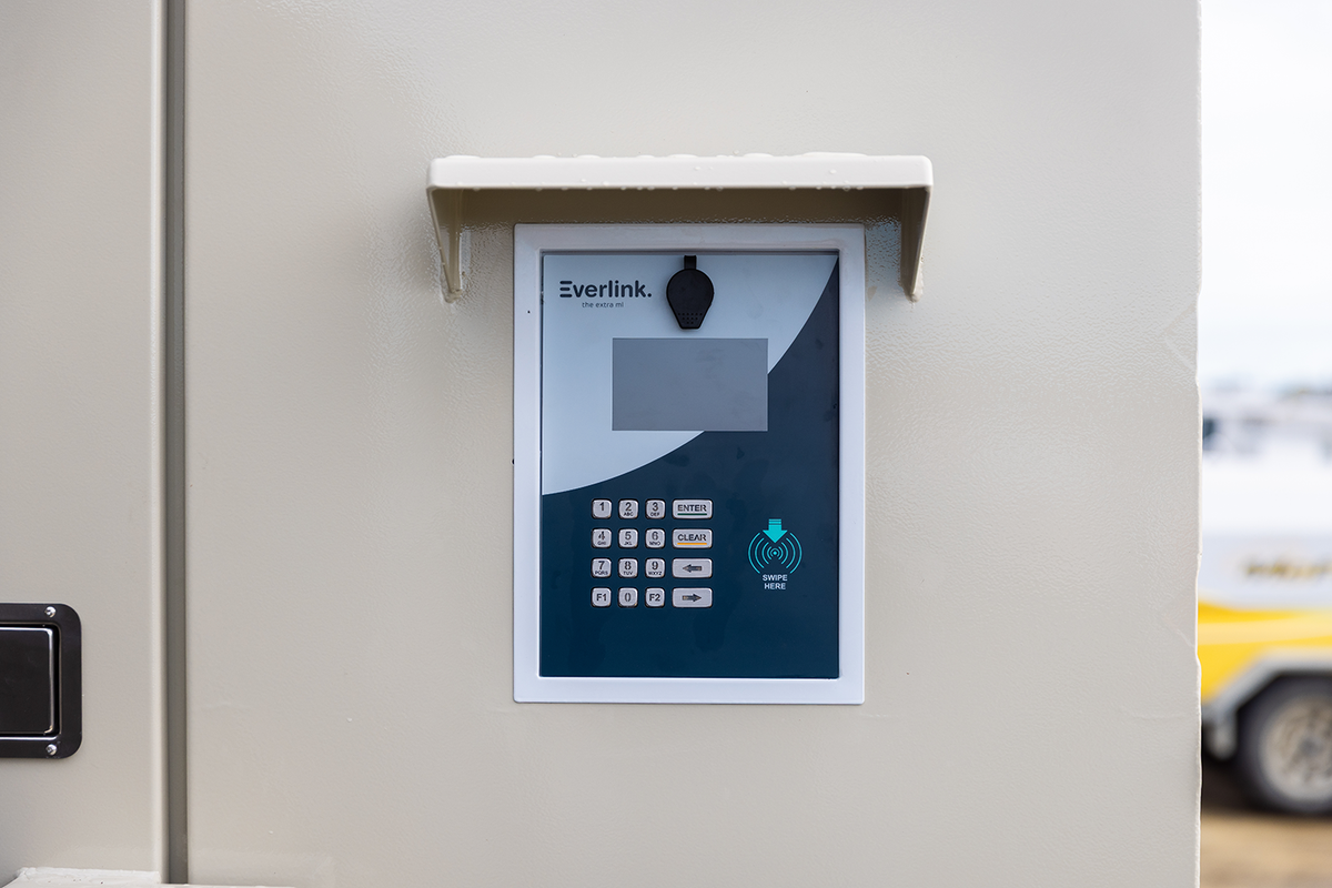 Everlink AFM Split - Dual Pump - Flush Mount Shallow profile door